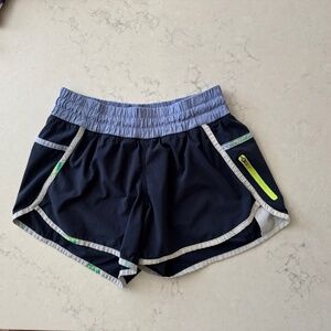 Lululemon Tracker Short III *4-way Stretch